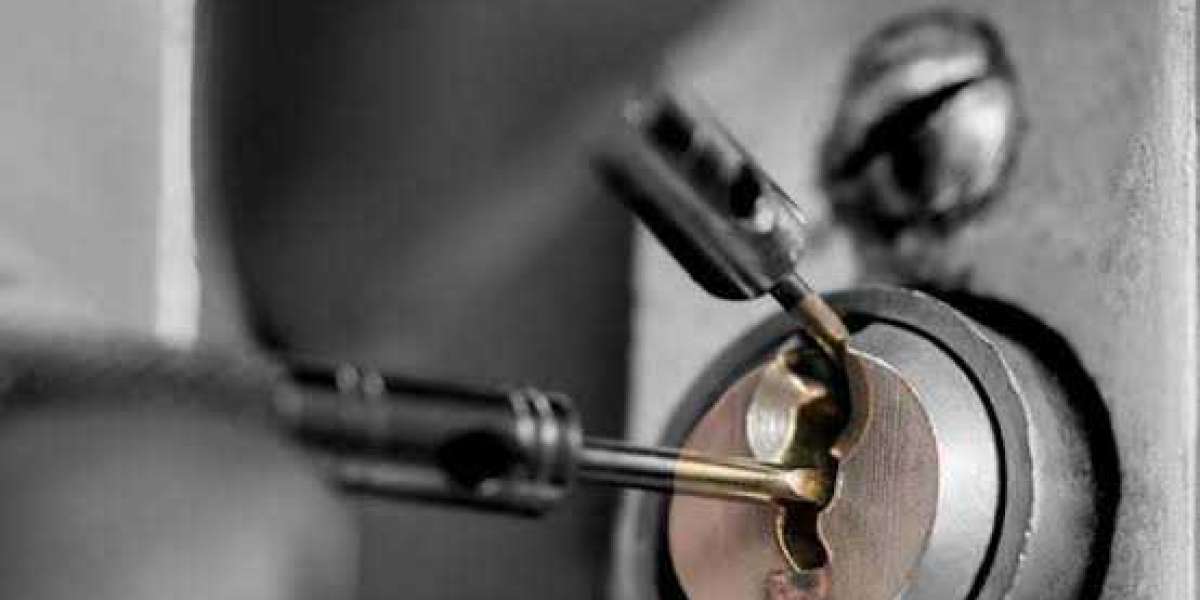 Locksmith Dubai Near Me: How to Choose the Right Service for Your Situation